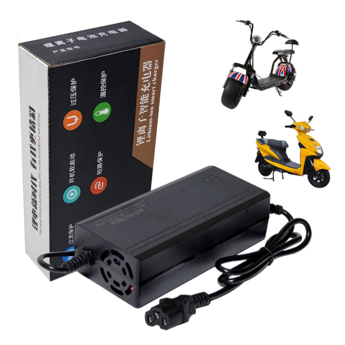Cargador Para Moto Eléctrica de 60V, Salida: 67.2V 2A, Modelo: 60V2A, Conector IEC.