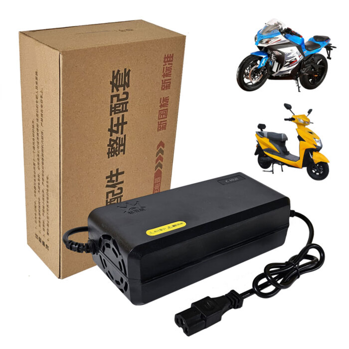 Cargador Para Moto Eléctrica de 72V 45AH, Modelo: 72V45AH, Conector IEC